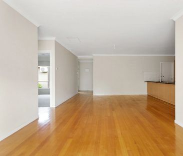 This neat and well presented back unit offers low maintenance livin... - Photo 1