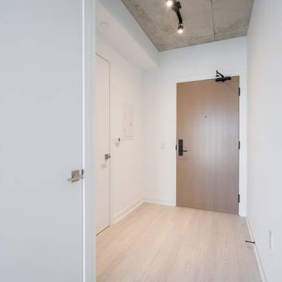 Dundas & McCaul - Brand new bachelor for RENT - Photo 3