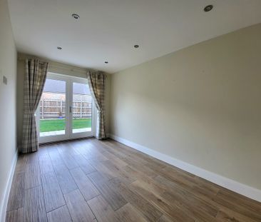 4 bedroom detached to let - Photo 5