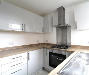 3 bedroom semi-detached house to rent - Photo 4