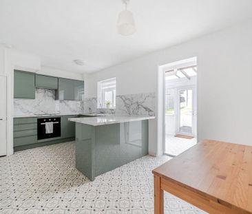 3 bedroom terraced house to rent - Photo 5