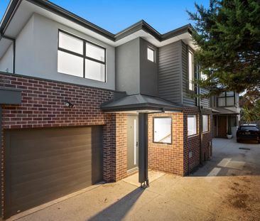 Modern Two-Bedroom Townhouse in a Prime Location - Photo 6