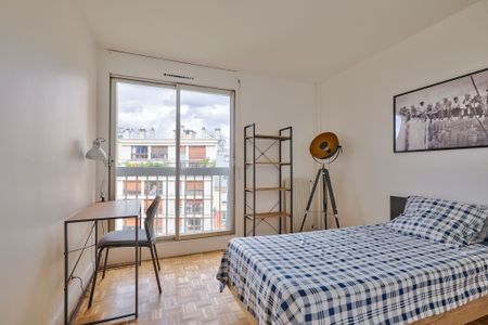 Location Appartement 4 pièces 92m² PARIS 15ème - Photo 4