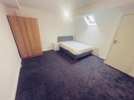 4 bedroom terraced house to rent - Photo 2