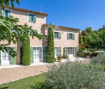 Goult - Propriété raffinée avec vue panoramique sur le Luberon - Photo 3