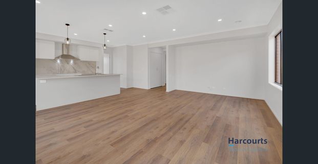 Family Home in Ellarook Estate Truganina - Photo 1