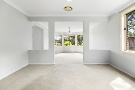 12 Streamdale Grove, Warriewood. - Photo 3