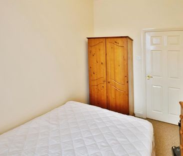 2 bedroom Flat to rent in The Vicarage, Byker, Newcastle upon Tyne - Photo 6