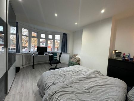 3 bedroom House To Let Total Size: 1152 SQ FT - Photo 4