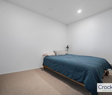 Fully furnished two bedroom unit with carpark availibility - Photo 4