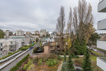 Park Towers - Photo 2