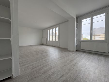 Location Appartement 4 pièces 70m² SAUMUR 49400 - Photo 2