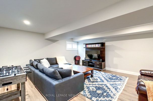 Semi-Detached Home For Lease | X8135220 - Photo 1