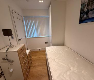2 bedroom flat to rent - Photo 6