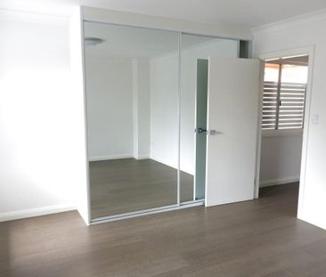 Spacious Modern 4 bedroom Duplex home - Photo 2