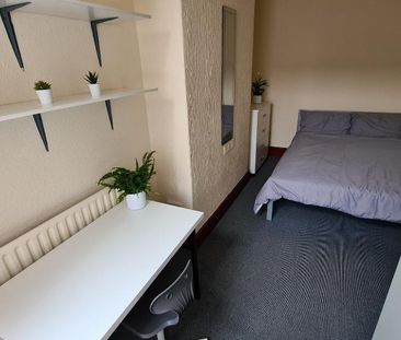 5 bedroom terraced house to rent - Photo 1
