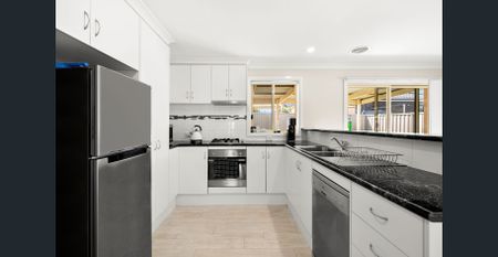 THREE BEDROOM HOME IN SEBASTOPOL - Photo 2