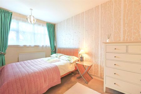 Putney Hill, London, SW15 6BE - Photo 2