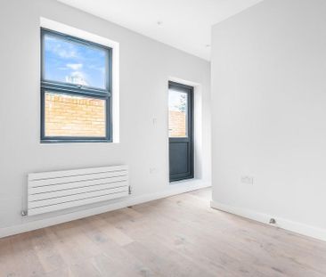 2 Bed Flat, St James's Park, CR0 - Photo 6