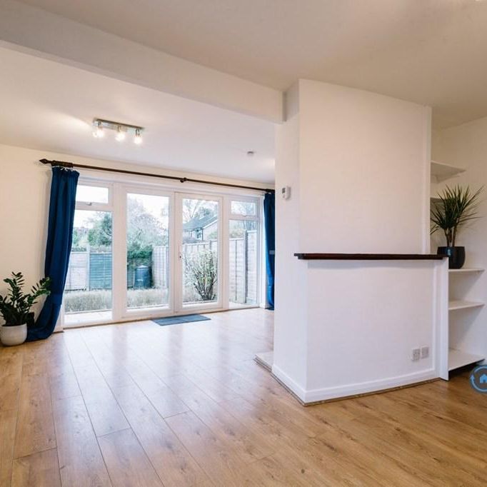 3 bedroom semi-detached house to rent - Photo 1