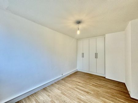 4 bedroom terraced house to rent - Photo 2