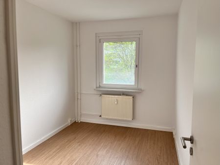 Wo das Leben so spielt…freie 3-Zimmer-Wohnung in der 1 Etage mit Balkon - Foto 2