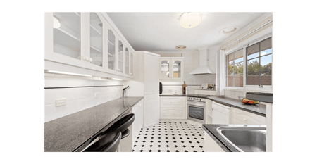 Lovely family home in a great location - Photo 4
