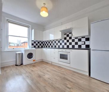 2 bedroom flat to rent - Photo 6