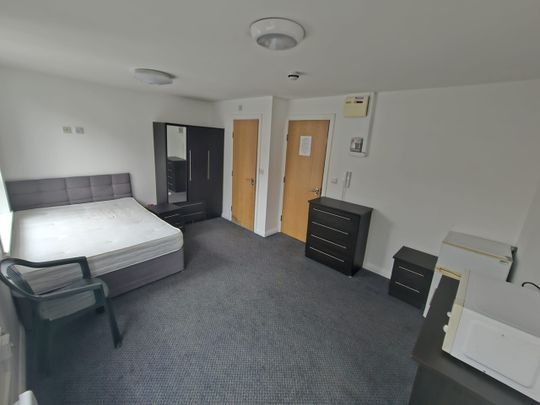 Studio Flat, Fountain Place, SW9 - Photo 1