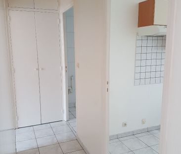 A LOUER Appartement 50000 Saint-Lô CENTRE VILLE 1 chambre 50.37 m2 - Photo 3