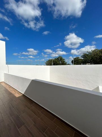 Townhouse de 2 recámaras, sin amueblar, con alberca, en zona norte. - Photo 5