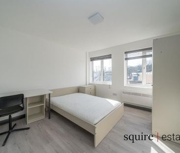 6 bedroom property to rent - Photo 2