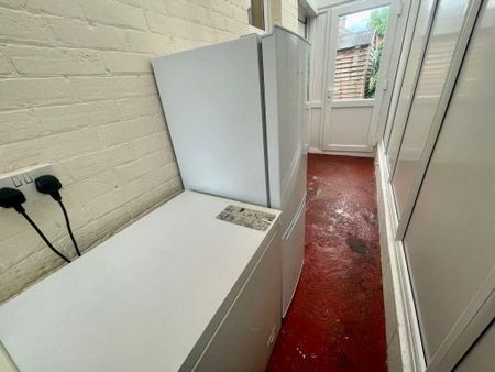 Room 2, High Street, West End, Southampton SO30 - Photo 5