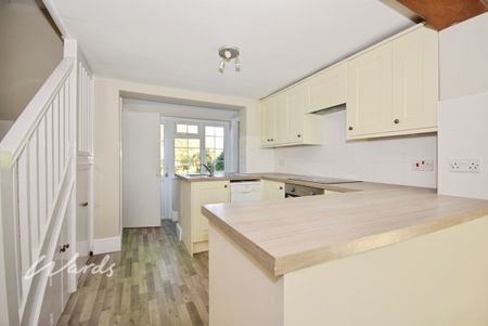 2 bedroom end of terrace house to rent - Photo 4