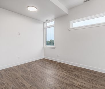 845 Champlain Street - 9 - Photo 5