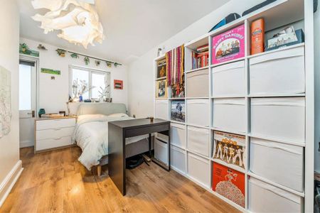 3 bedroom flat to rent - Photo 5