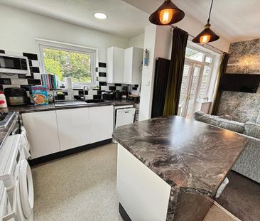 1 bedroom in a house share to rent - Photo 3