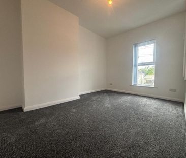79 Young Street, Lisburn, BT27 5EB - Photo 3