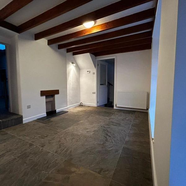 2 bedroom cottage to rent - Photo 1