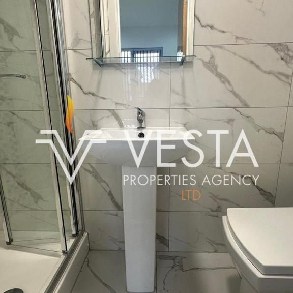 4 bedroom semi-detached house to rent - Photo 1