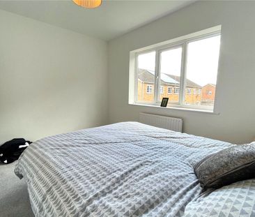 Newton Way, Tongham, Surrey, GU10 - Photo 5