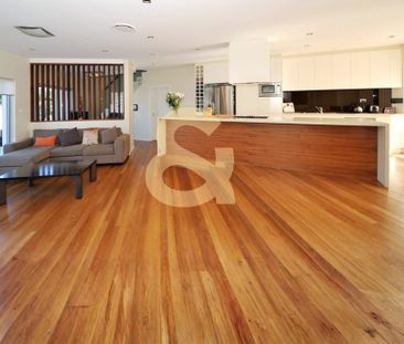 FOUR BEDROOM HOME IN A PERFECT LOCATION! - Photo 1