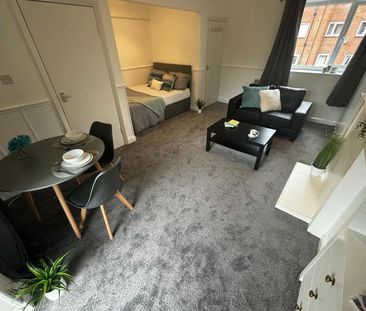 Studio to rent - Photo 1