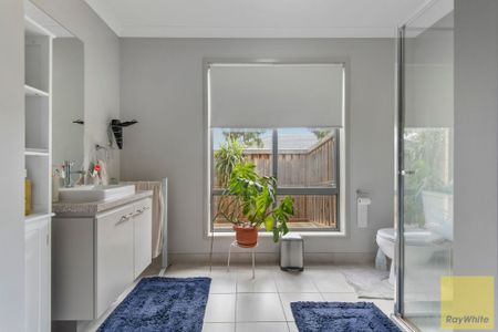 Beautiful East facing home in Gateway Estate! - Photo 4