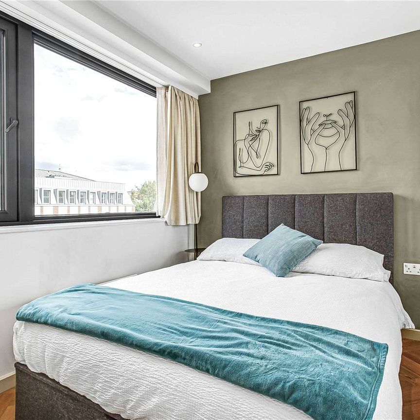 A modern one bedroom apartment in a new build development with a gym and communal roof terrace. - Photo 1