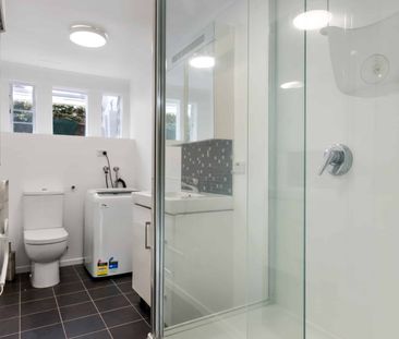 Victoria Avenue Apartment - Photo 3