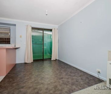 2 Bed, 1 Bath - Photo 2