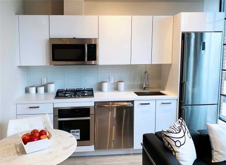 For Lease - 3008 William Cutmore Boulevard Unit# 624, Oakville, Ontario - Photo 2