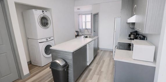 Immeuble - 258-266 Ball, Sherbrooke Grand 5 1/2 à Louer Au Centre-ville - Photo 2