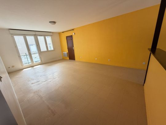 Location Appartement 3 pièces 69m² CHALAMONT 01320 - Photo 1